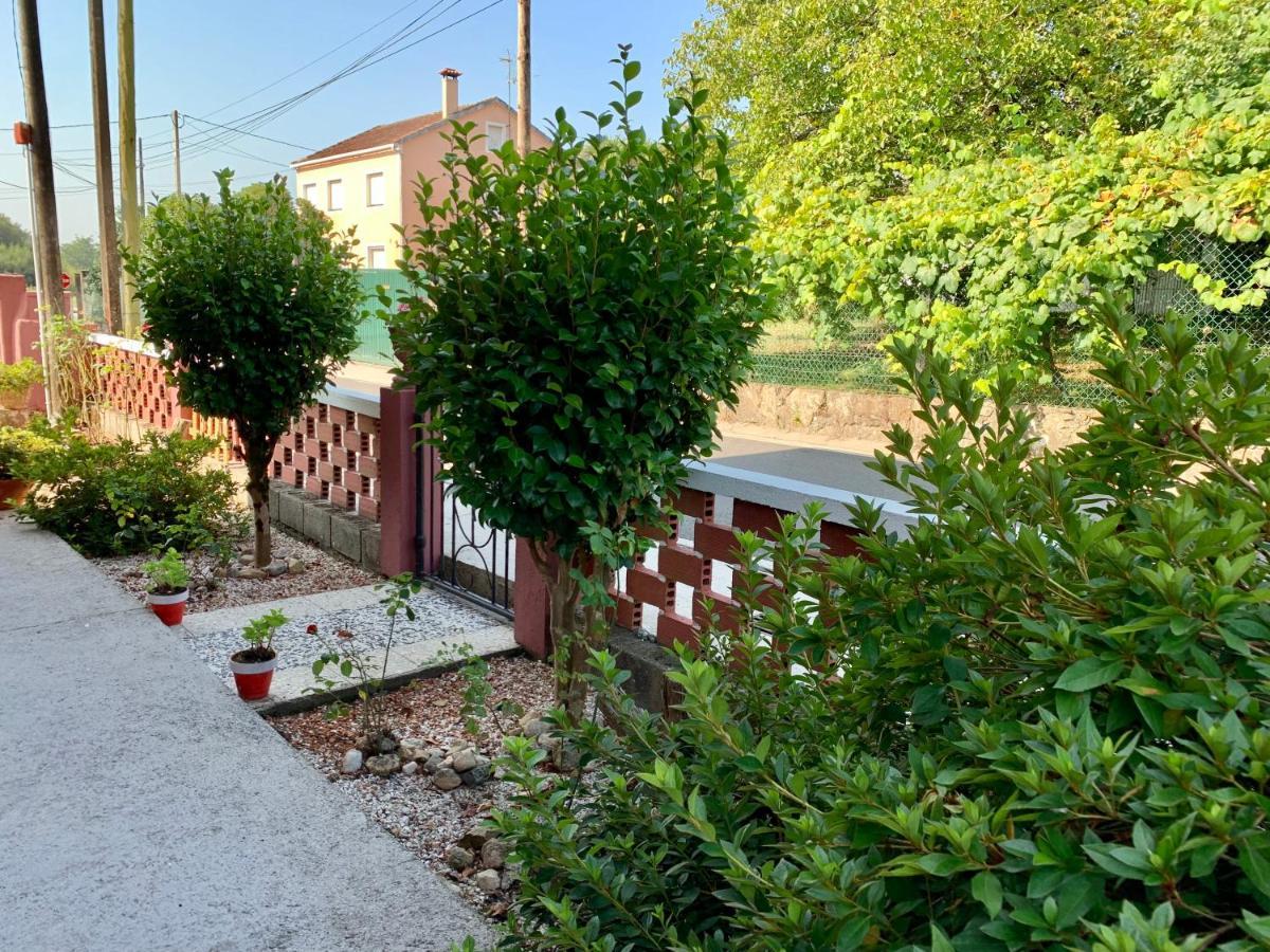 Apartament A Casa Vermella Con Jardin A 10 Minutos De Santiago De Compostela Ortono Zewnętrze zdjęcie
